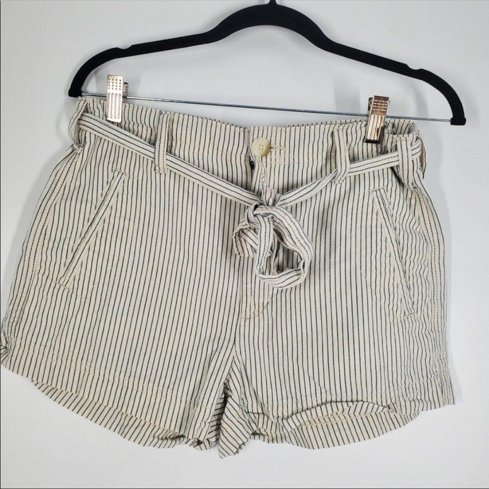 American Eagle Outfitters Pinstripe High Rise Belted Shorts With Pockets Size 6